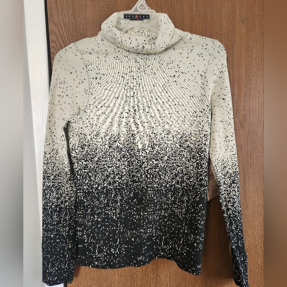 Sage Cillective Womens sweater